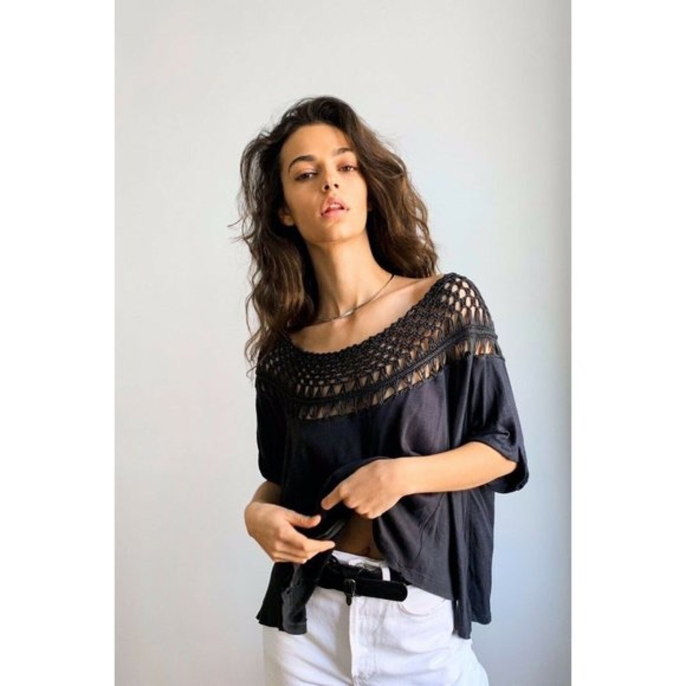 FREE PEOPLE COLETTE TEE CROCHET NECK CROPPED TOP